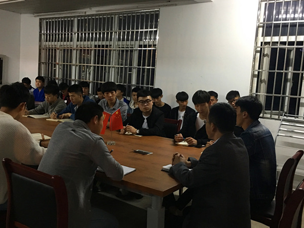 20180507公寓主题党日活动2_副本.jpg