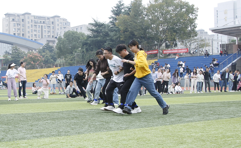 1698736272299964.jpg 同奔未来(经管)111.jpg