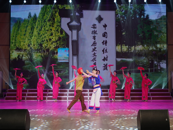 节目8《振兴路上对山歌》 (3)_副本.jpg